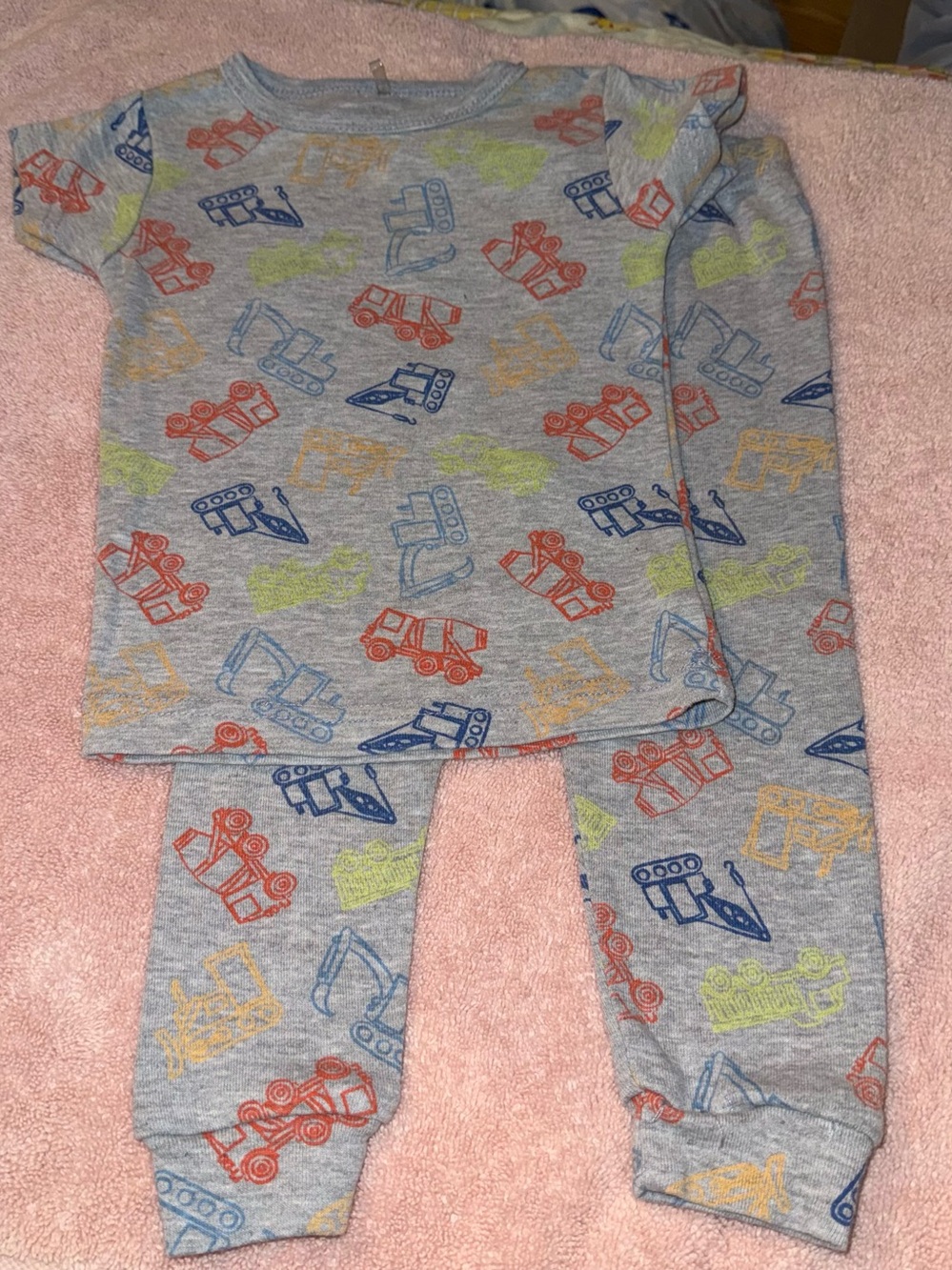 Cutie Pie Dreamers Baby Boys Size 18 months Two Piece Pajamas PJs Construction